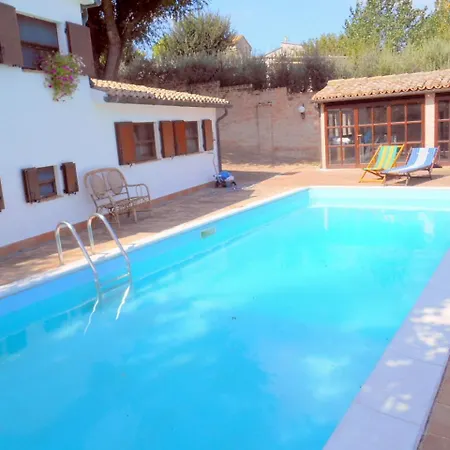 Borgo Della Consolazione Sleeps 8 Villa Trecastelli