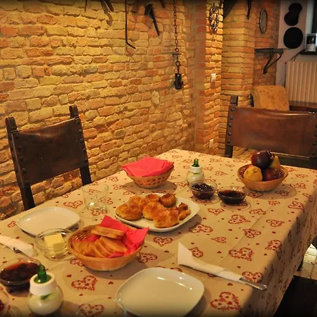 Borgo Della Consolazione Sleeps 8 Villa Trecastelli