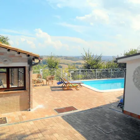 Βίλα Borgo Della Consolazione Sleeps 8
