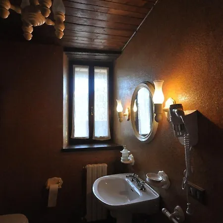 Borgo Della Consolazione Sleeps 8 * Trecastelli