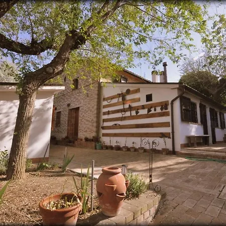 Βίλα Borgo Della Consolazione Sleeps 8 Trecastelli